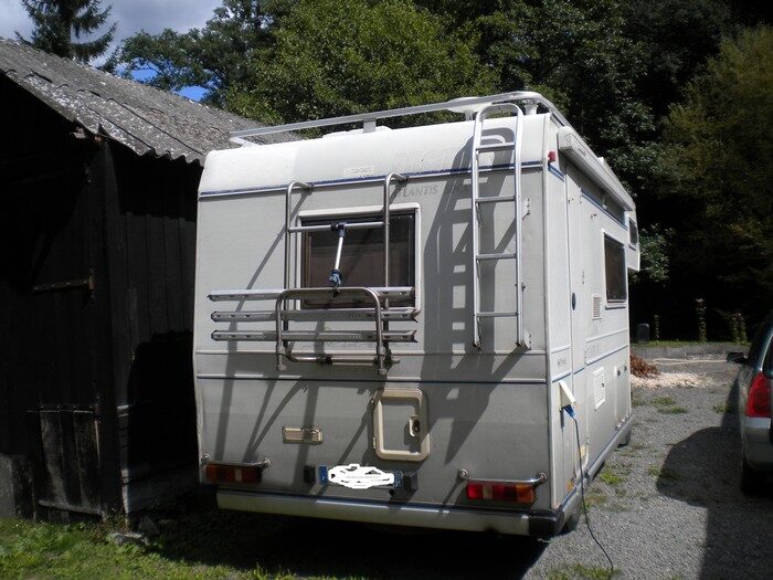 photos.external