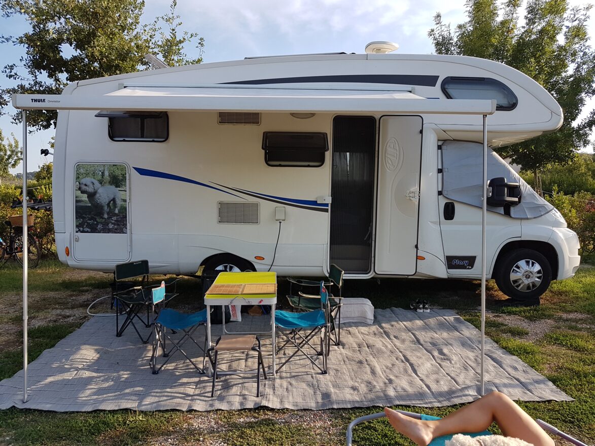 photos.external