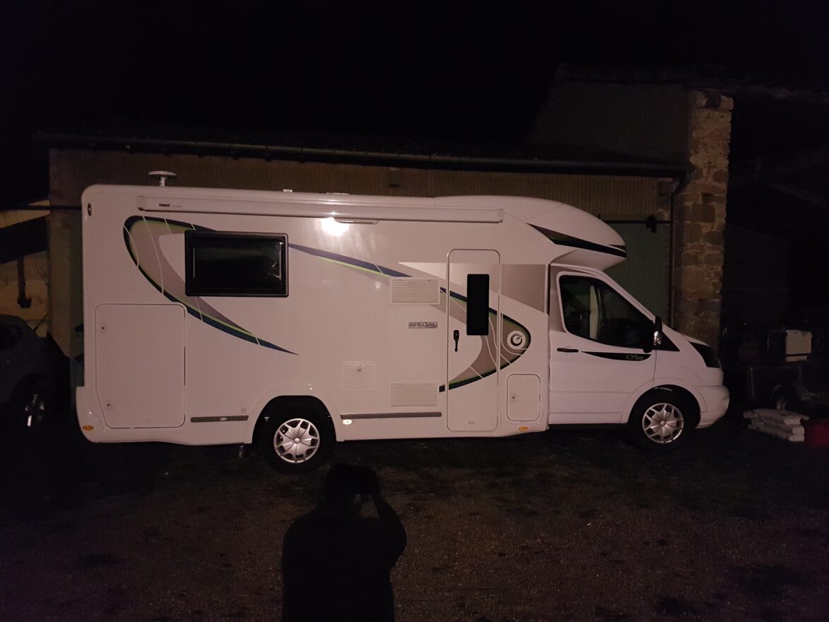 photos.external