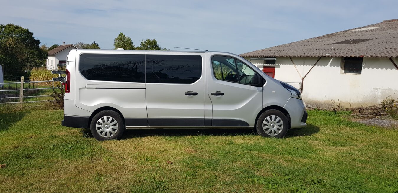 photos.external