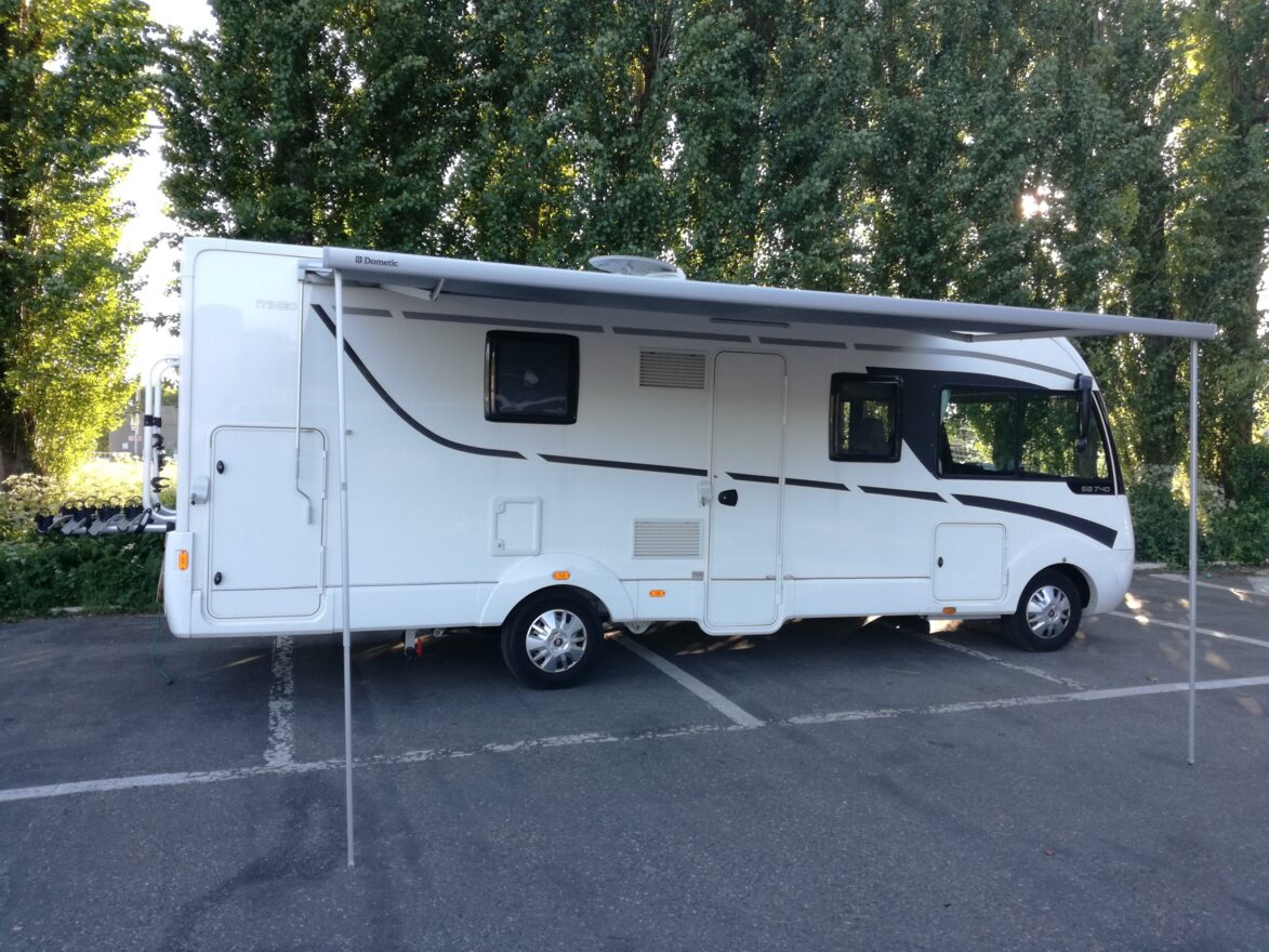 photos.external