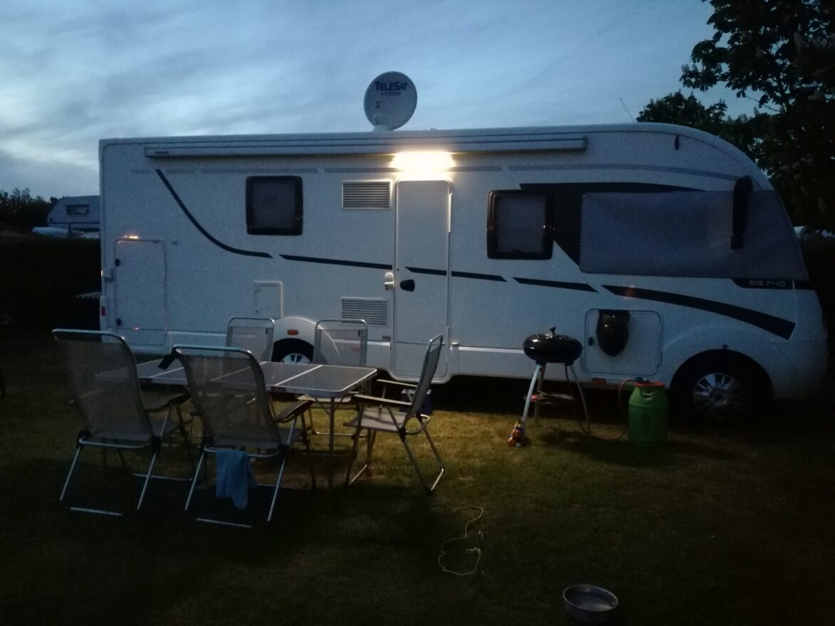 photos.external