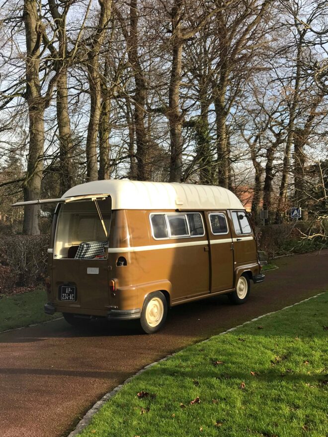 photos.external