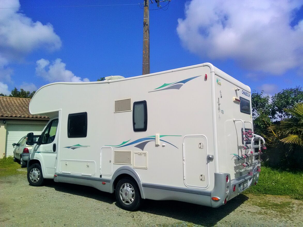 photos.external