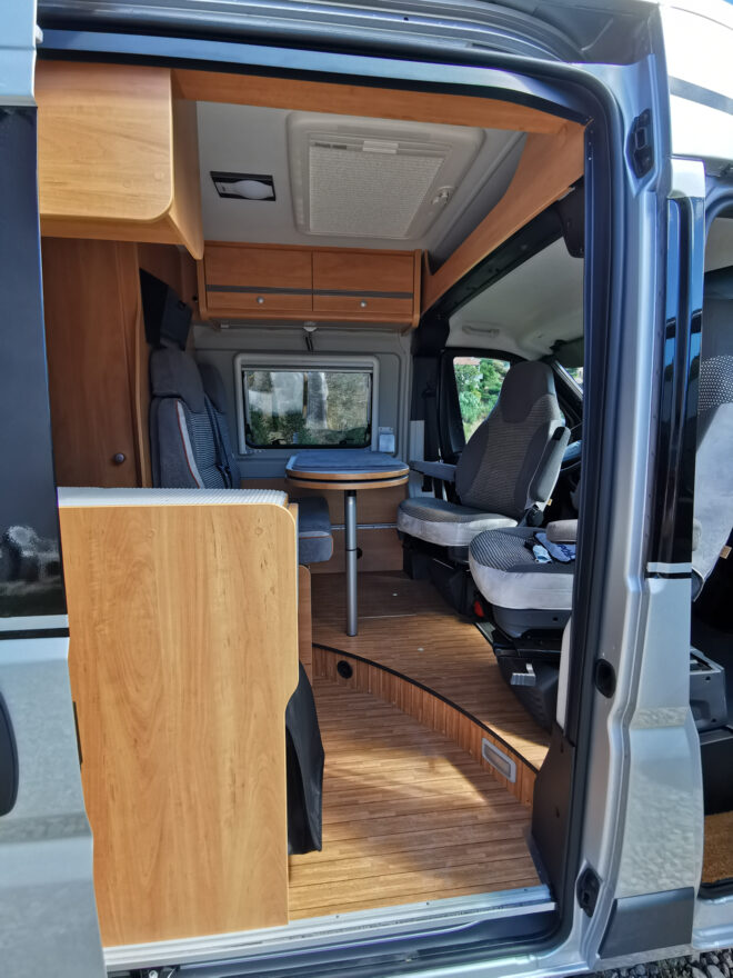photos.external
