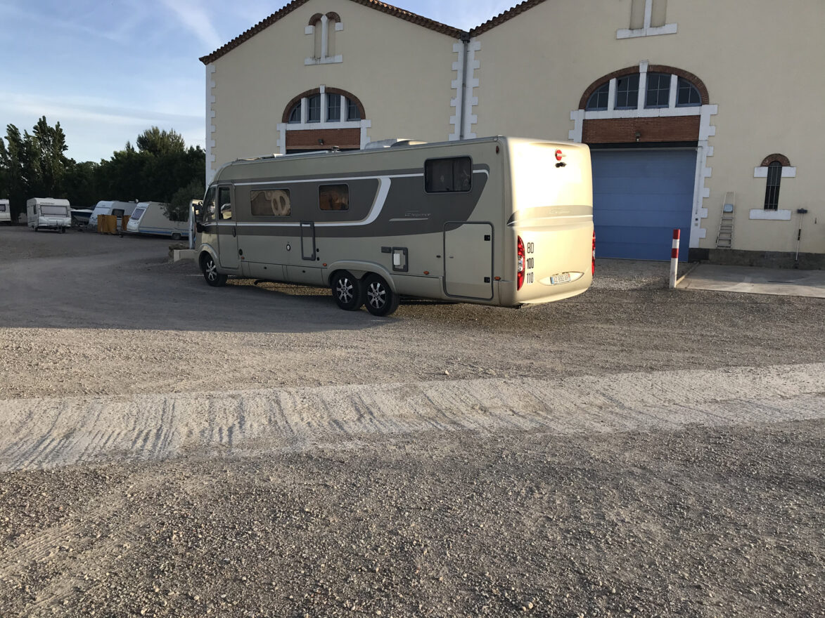 photos.external