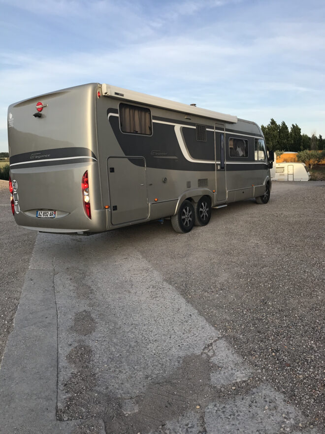 photos.external