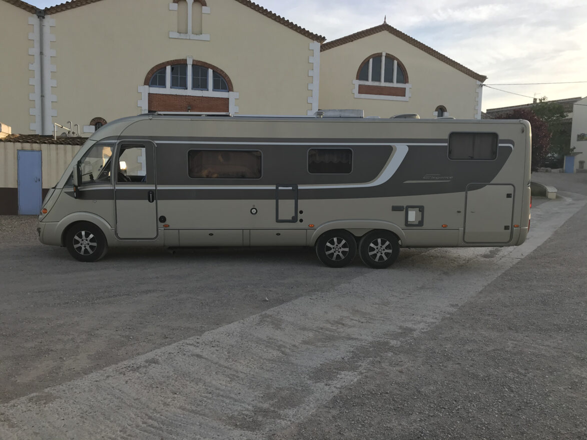 photos.external