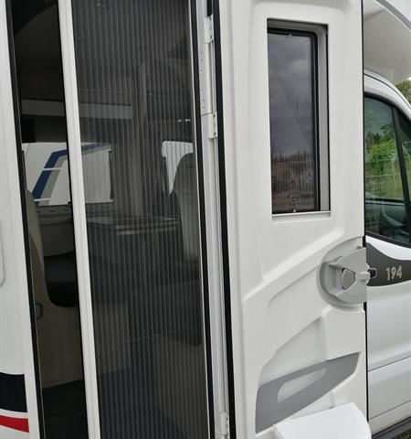 photos.external