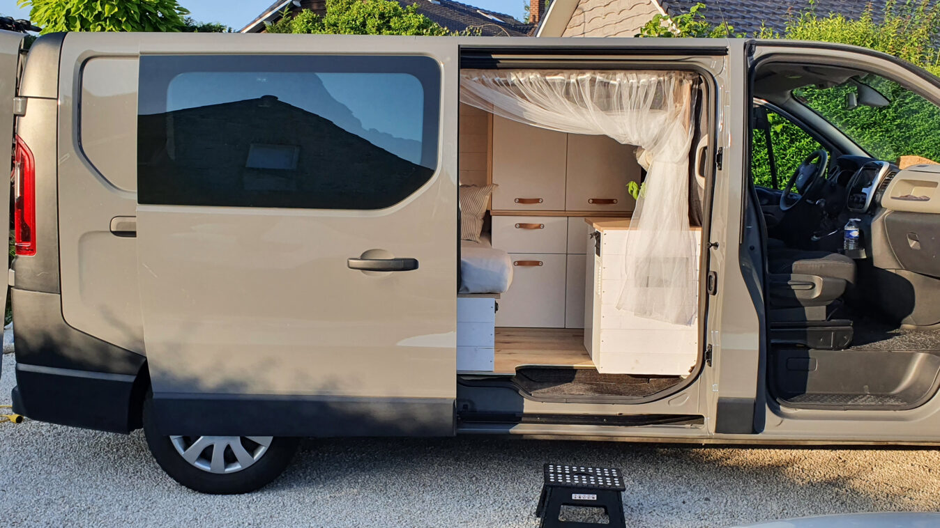 photos.external