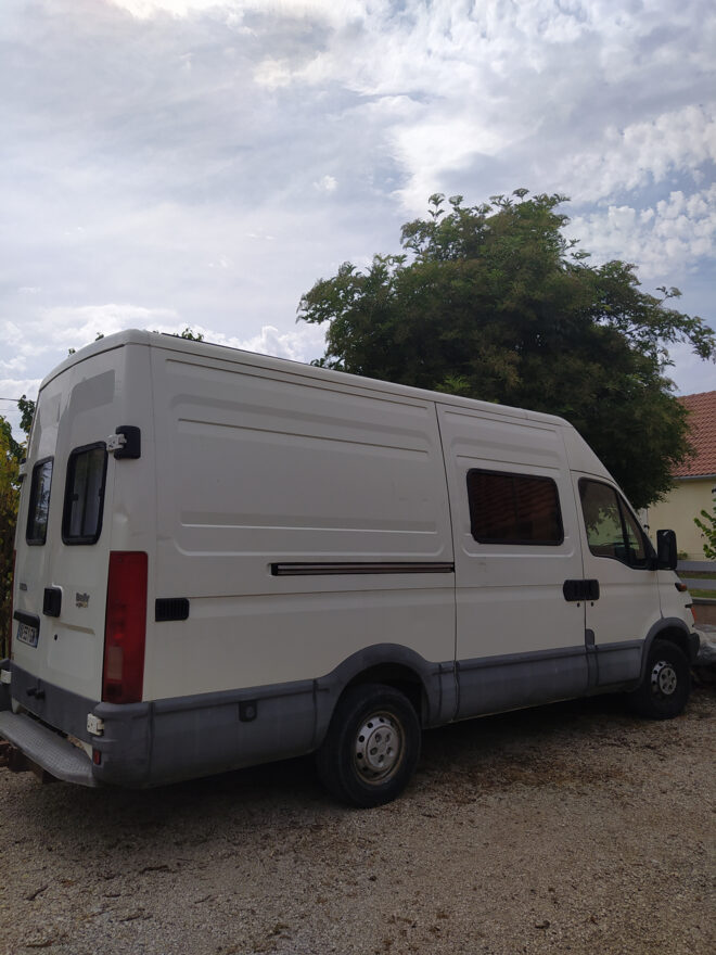 photos.external