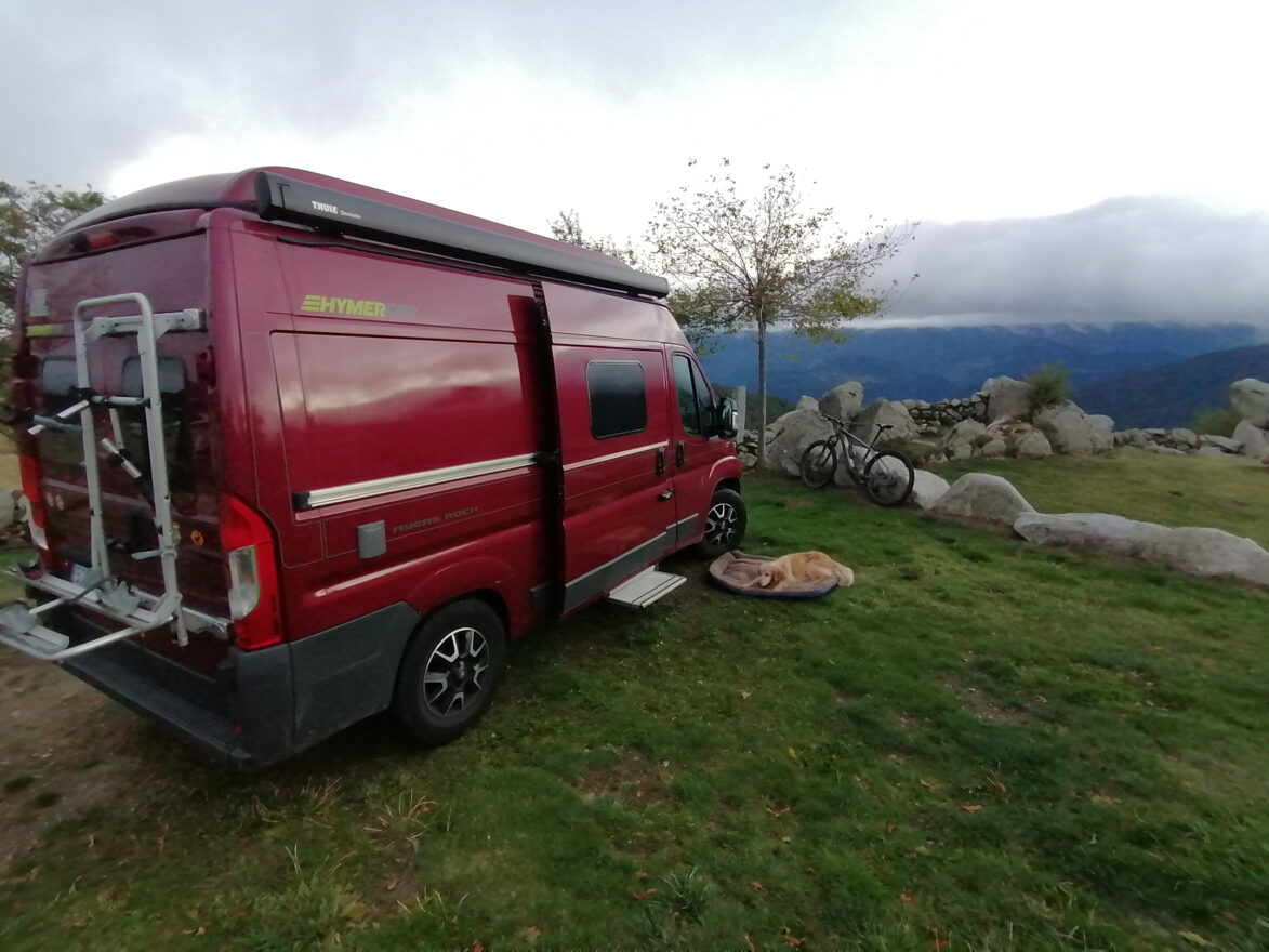 photos.external
