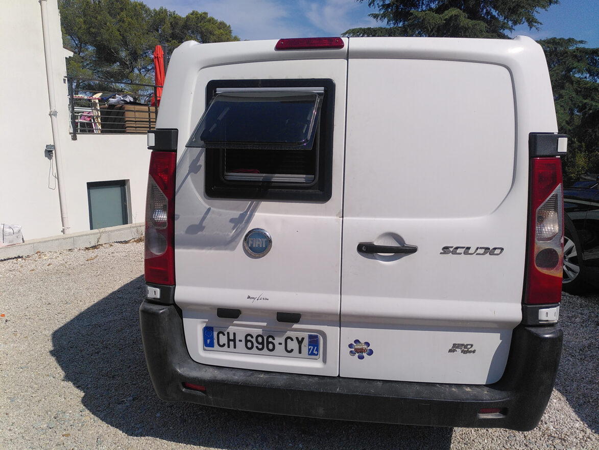 photos.external