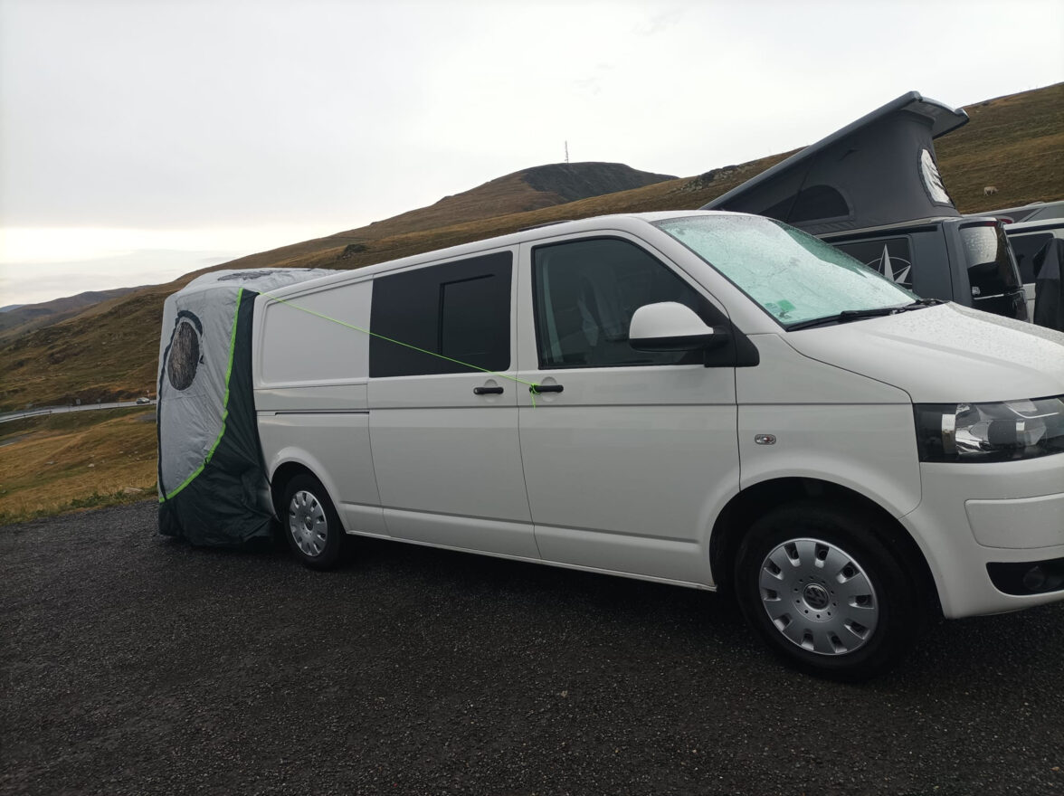 photos.external