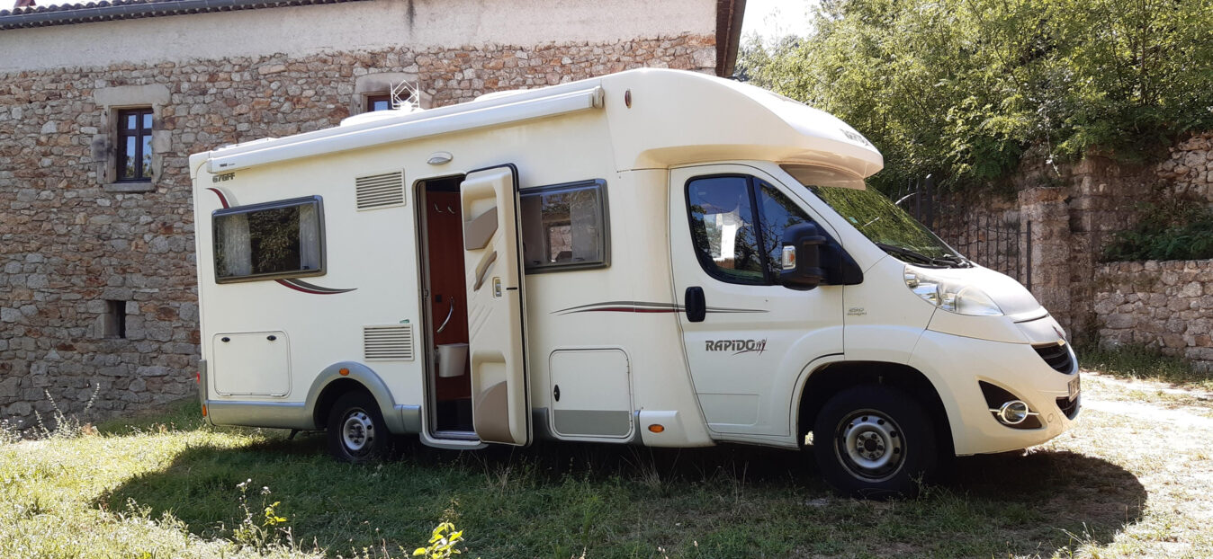 photos.external