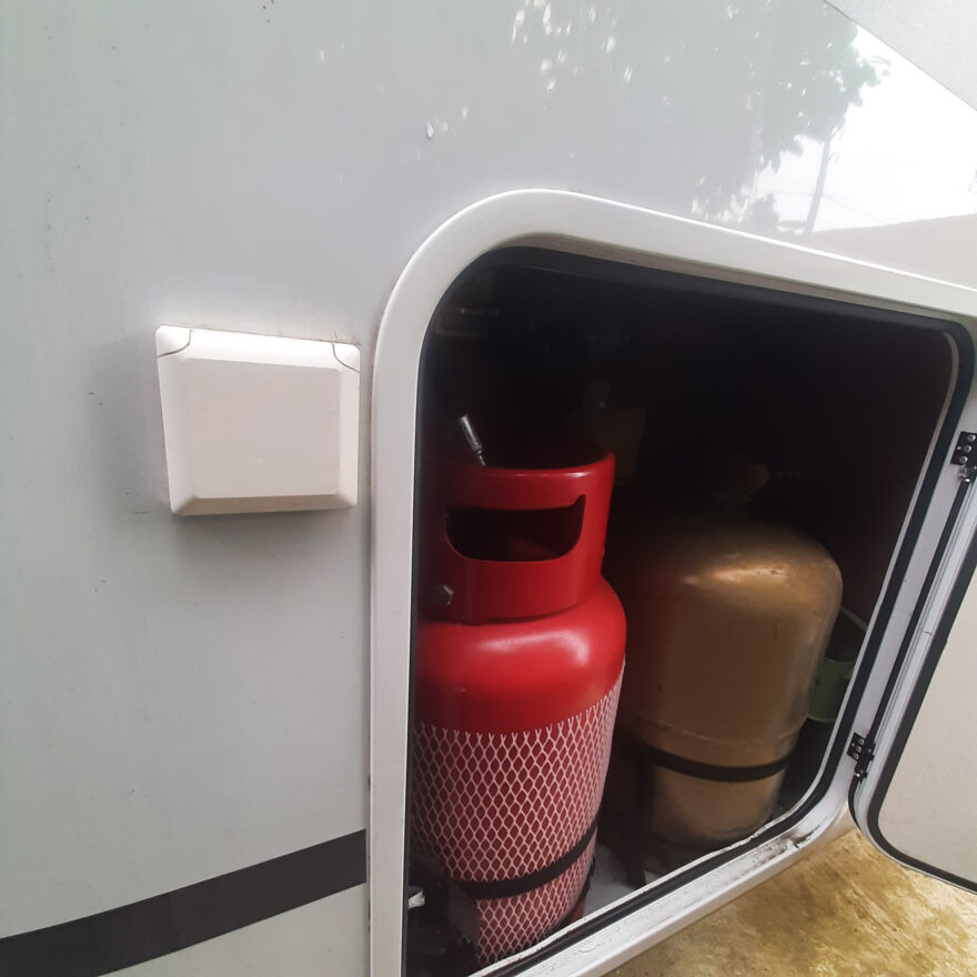 photos.external