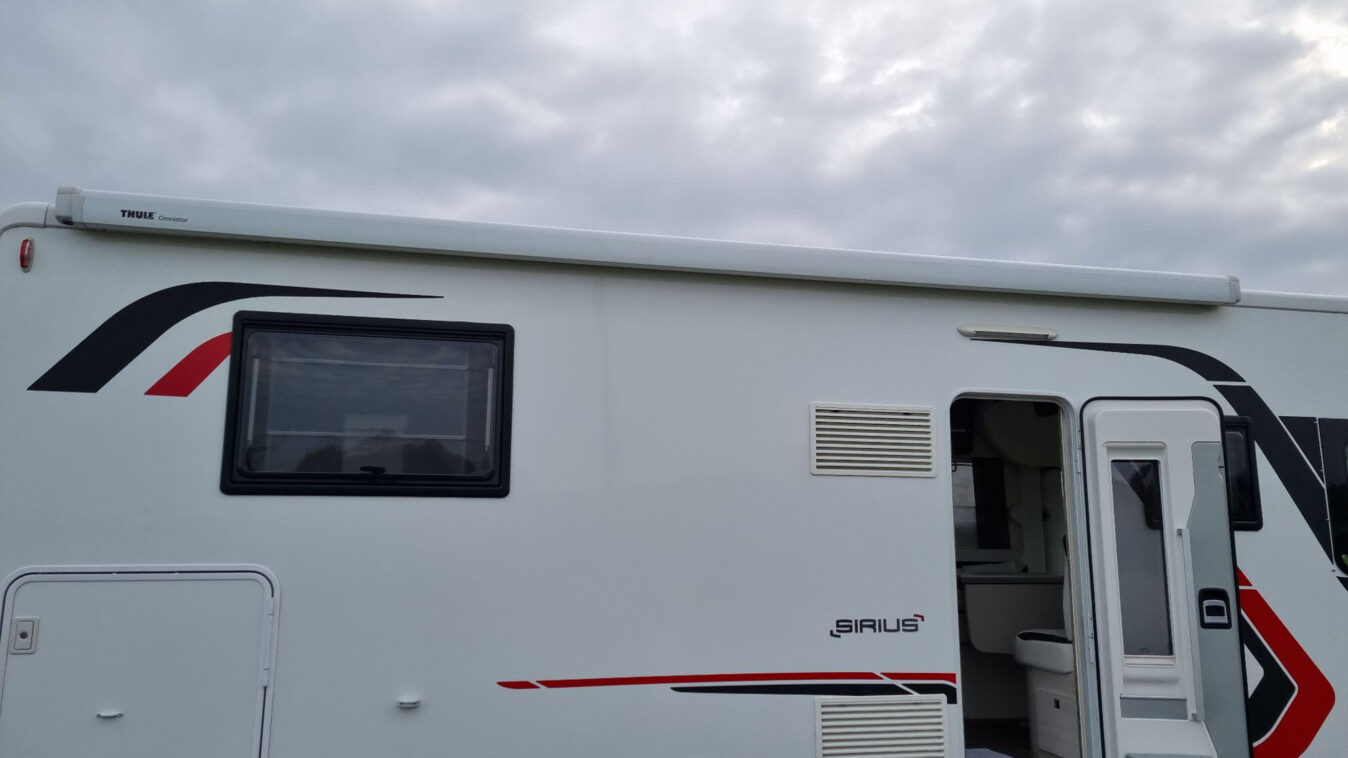 photos.external