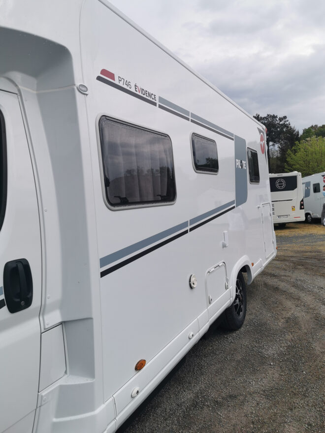 photos.external