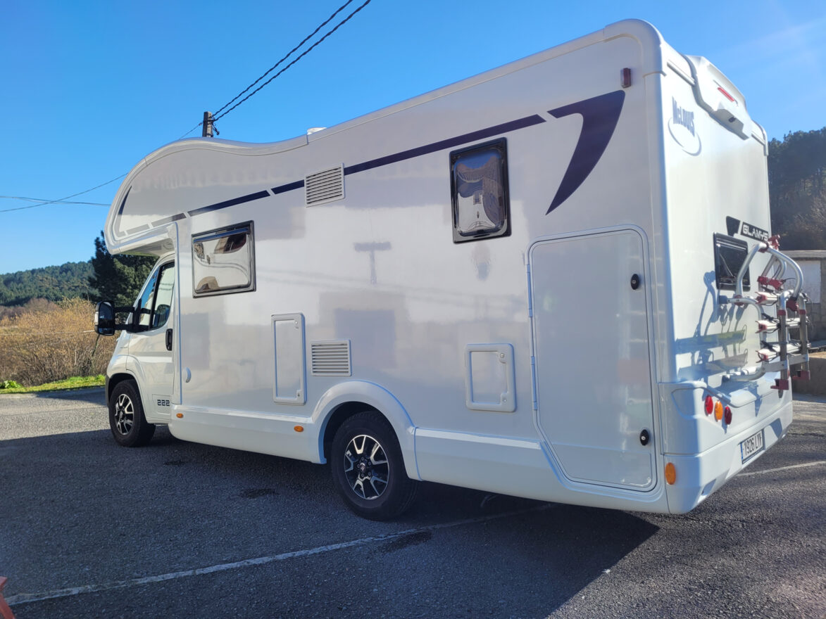 photos.external