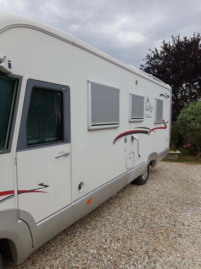 photos.external