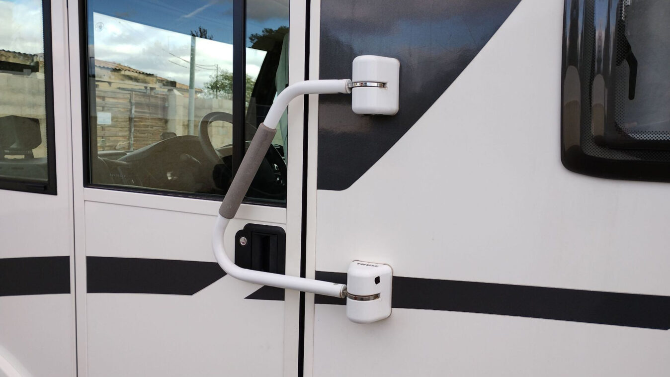 photos.external