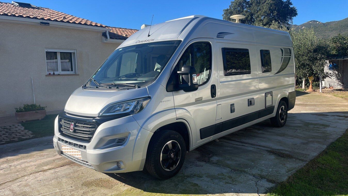 photos.external
