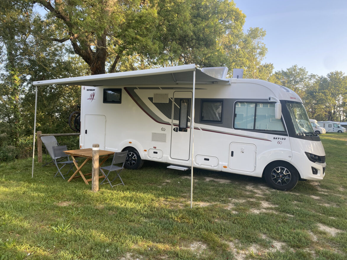 photos.external