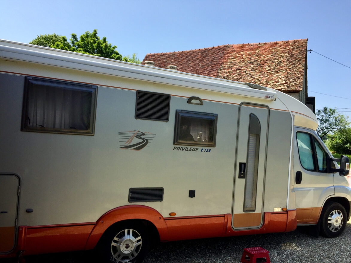 photos.external