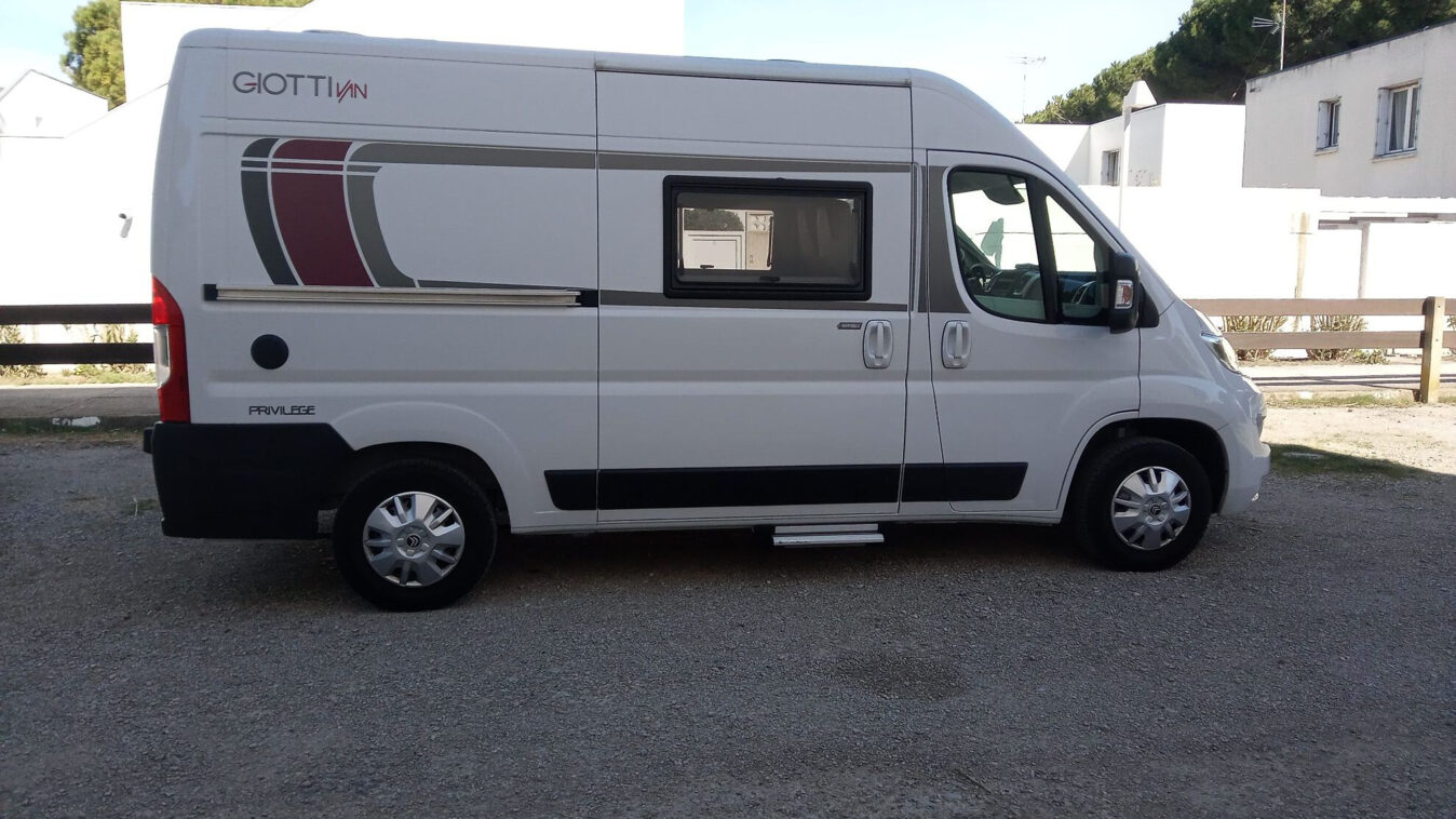 photos.external