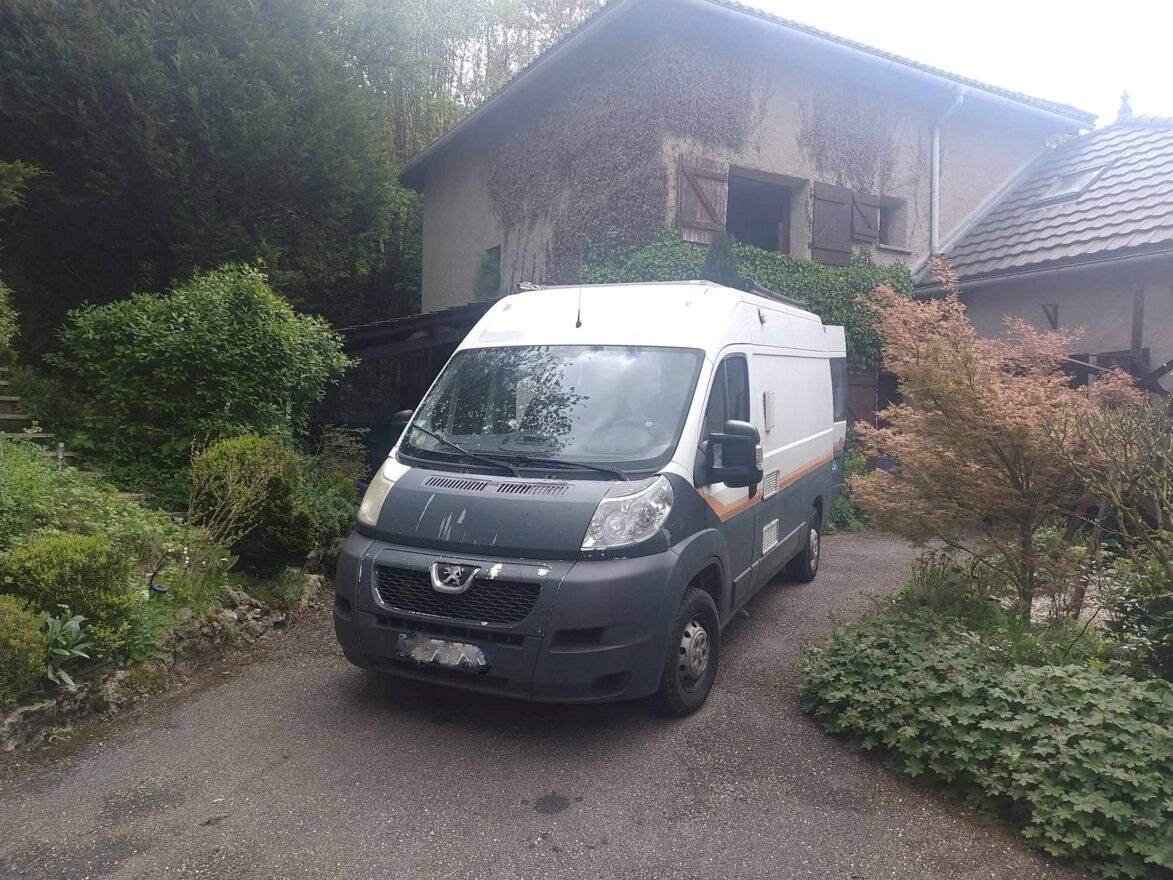 photos.external