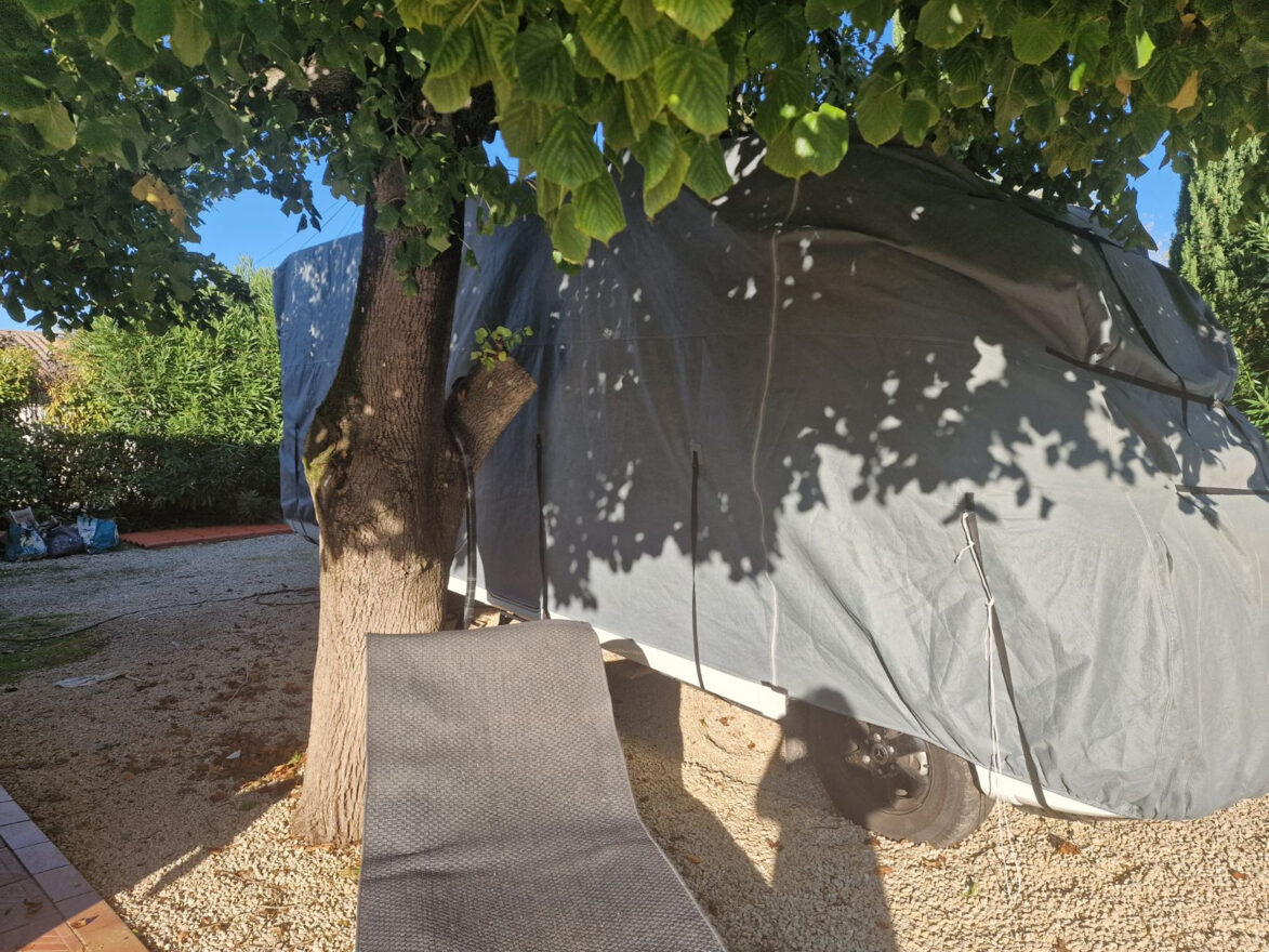 photos.external