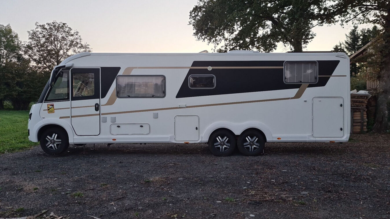 photos.external