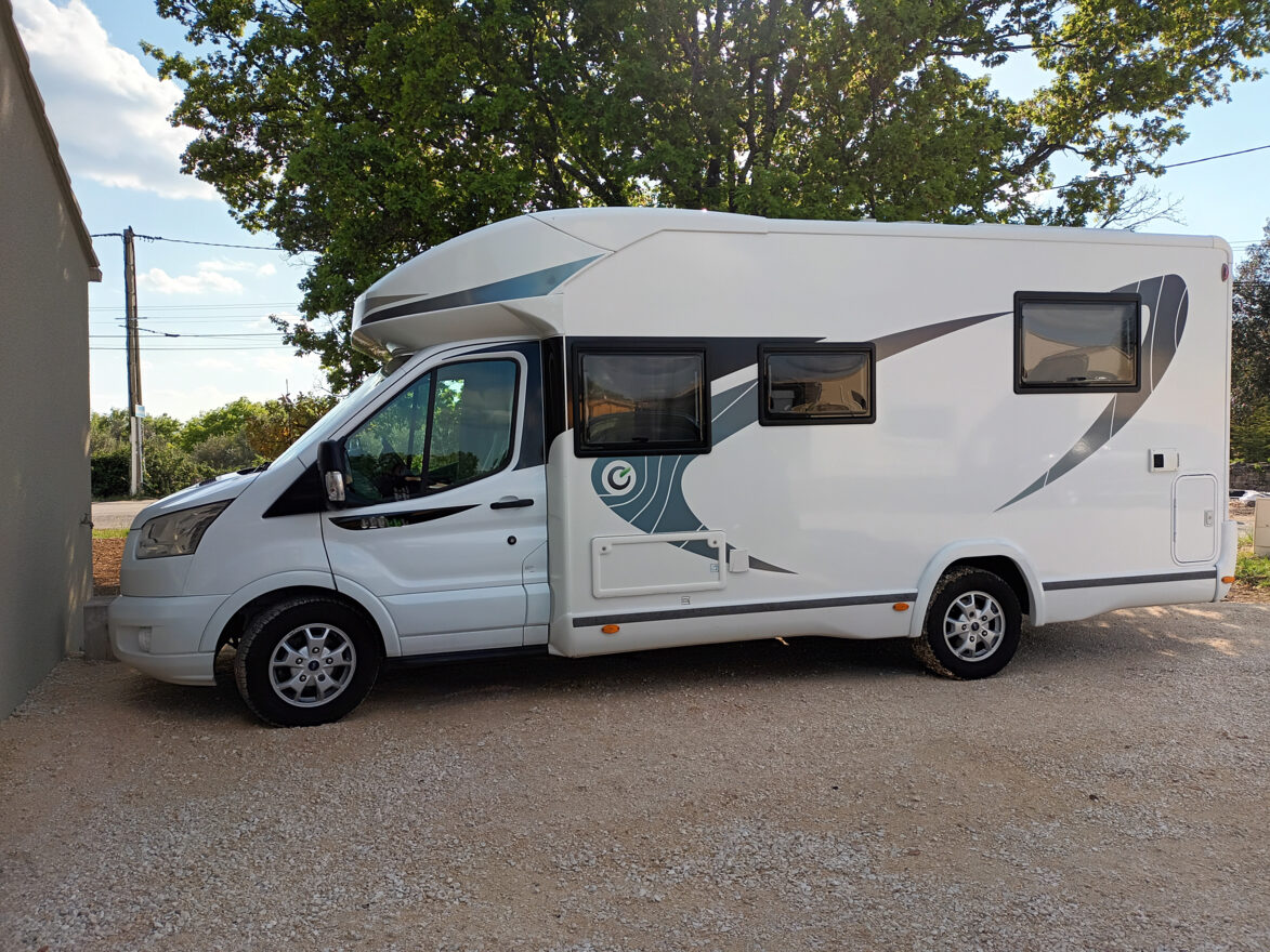 photos.external