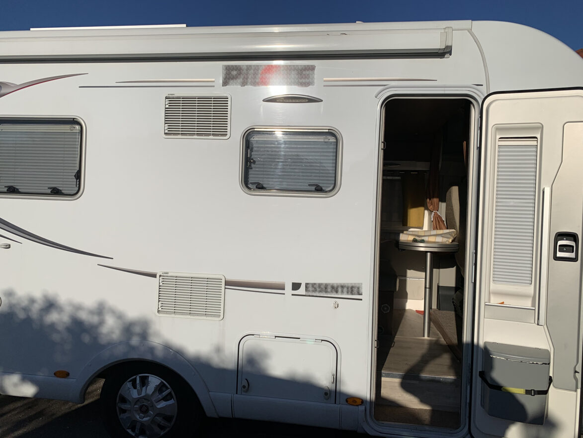 photos.external