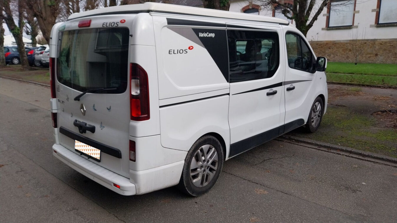 photos.external