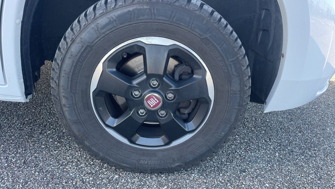 photos.accessories_ext