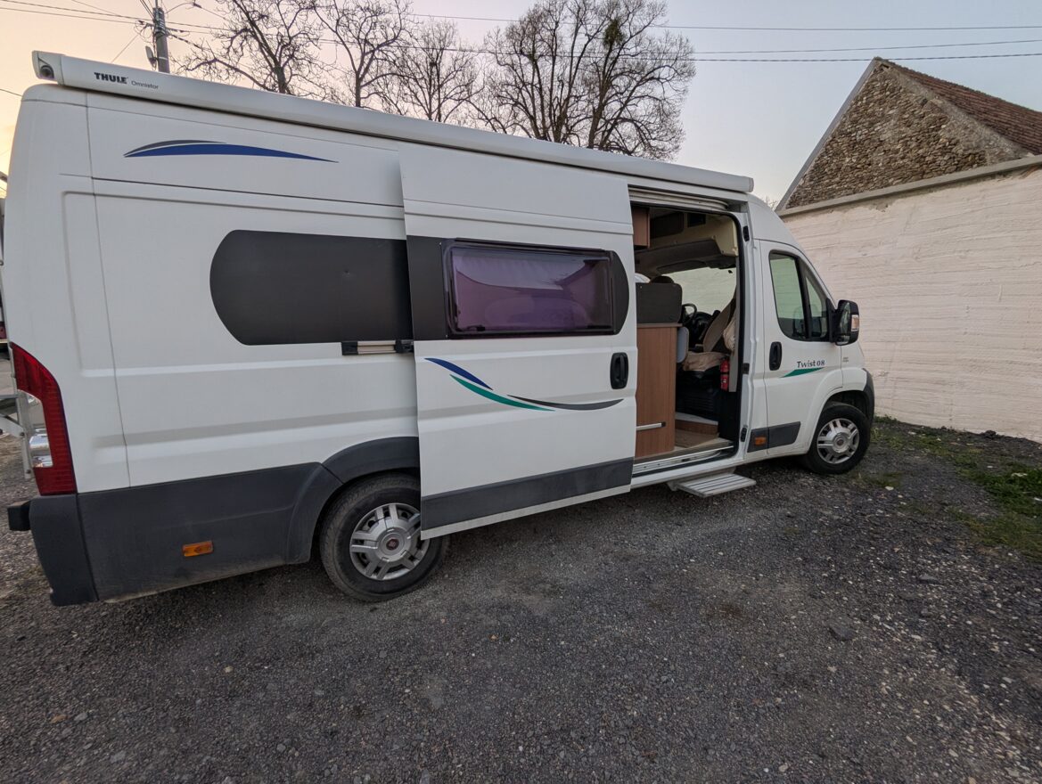 photos.external