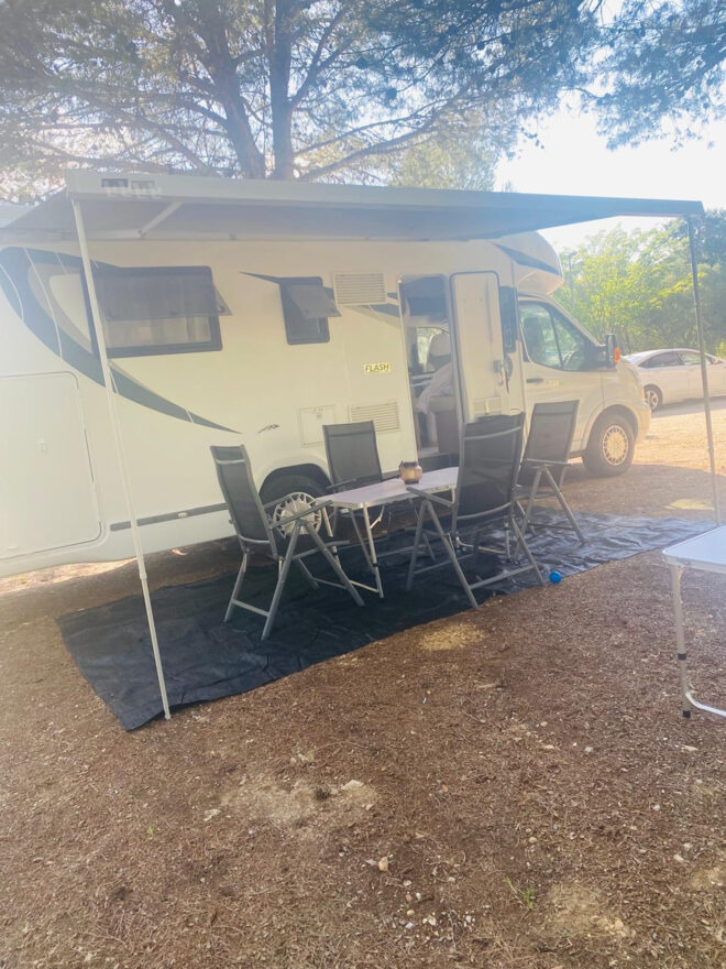 photos.external