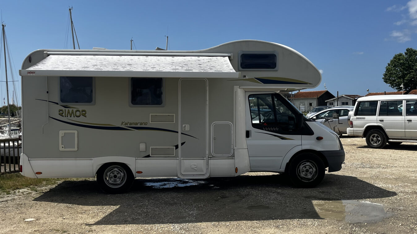 photos.external