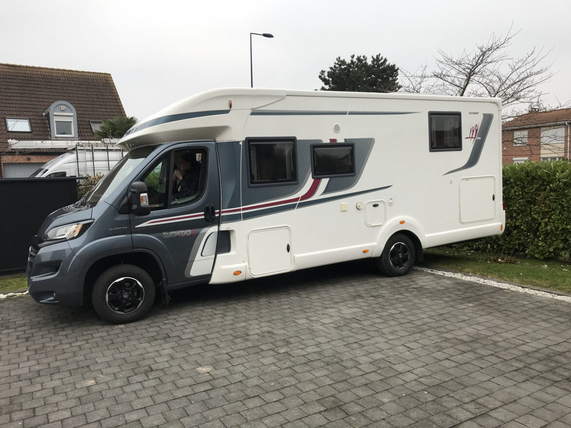 photos.external