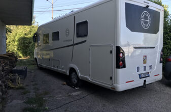 photos.external