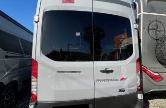 Ford LMC CARAVAN INNOVAN 590 image