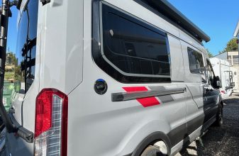 Ford LMC CARAVAN INNOVAN 590 image