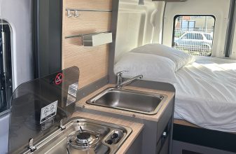 Ford LMC CARAVAN INNOVAN 590 image