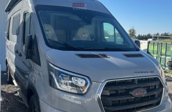 Ford LMC CARAVAN INNOVAN 590 image