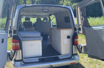 Volkswagen TRANSPORTEUR T5 image