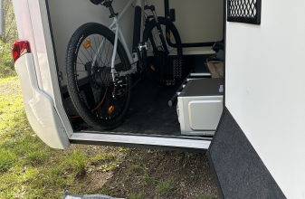 Mercedes HYMER T695 image